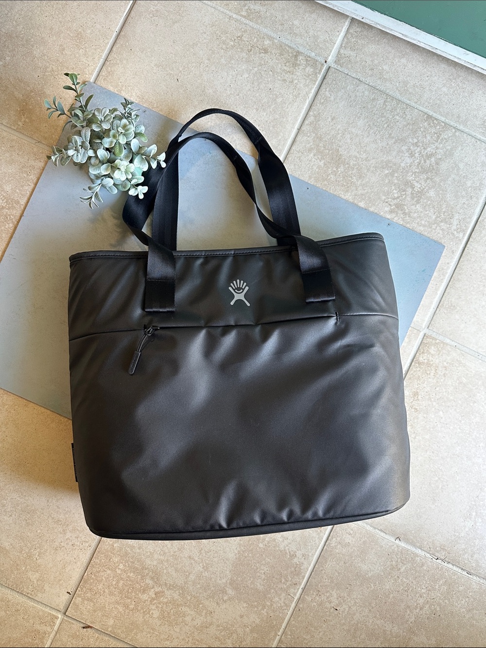 Hydro Flask 40L Black Cooler Tote with Exterior Zip Pocket